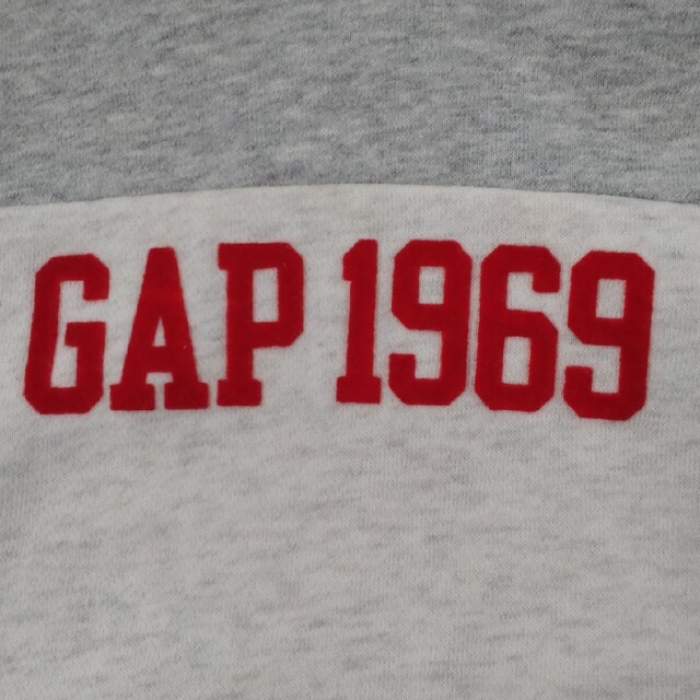 GAP(ギャップ)のGAPパーカー100cm キッズ/ベビー/マタニティのキッズ服男の子用(90cm~)(その他)の商品写真