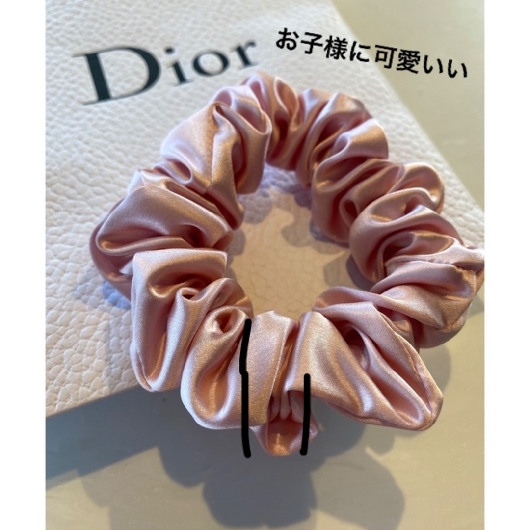 Dior(ディオール)のＤior✨ピンクシュシュ未使用❣️お子様にも！ レディースのヘアアクセサリー(ヘアゴム/シュシュ)の商品写真