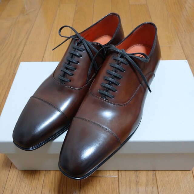 Santoni(サントーニ)のSantoni ストレートチップ 5 ブラウン サントーニ キャップトゥ 茶 靴 メンズの靴/シューズ(ドレス/ビジネス)の商品写真