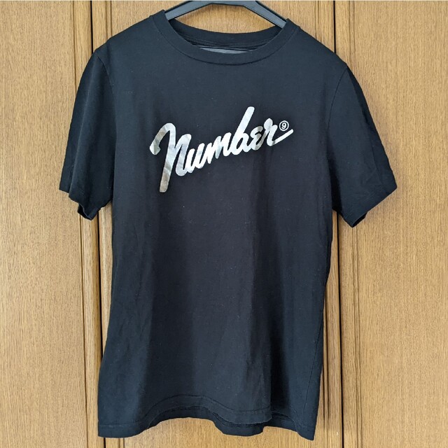 NUMBER (N)INE(ナンバーナイン)のナンバーナイン 半袖Tシャツ フェンダーロゴ　黒色　銀色　シルバー　2　日本製 メンズのトップス(Tシャツ/カットソー(半袖/袖なし))の商品写真