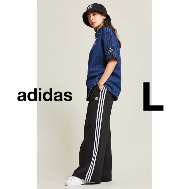 adidas(アディダス)のadidas originals  PRIMEBLUEワイドレッグパンツLサイズ レディースのパンツ(カジュアルパンツ)の商品写真