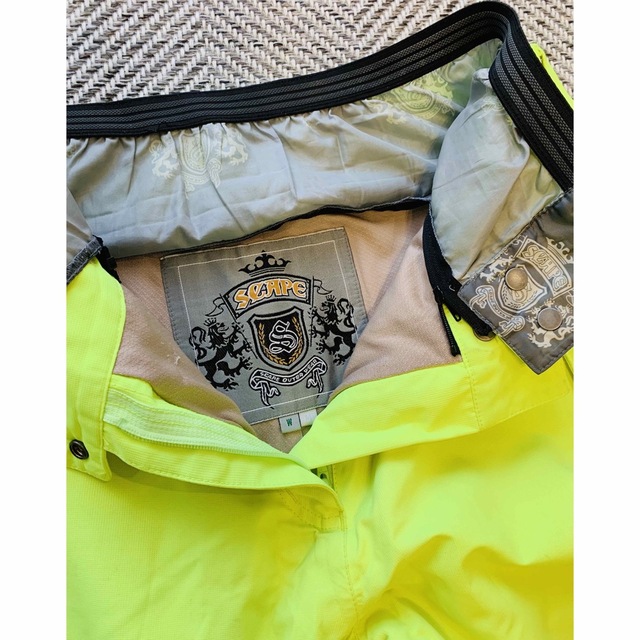 BURTON(バートン)のscape スノボーパンツ　蛍光黄色　M スポーツ/アウトドアのスノーボード(ウエア/装備)の商品写真