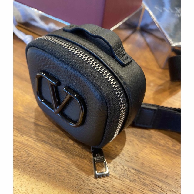 値下げ　ヴァレンティノ　VALENTINO バッグ　iPodケース