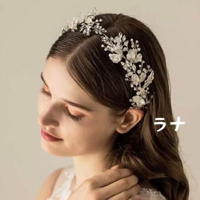 115番　ヘアアクセサリー　ヘッドドレス　ウェディング　ブライダル レディースのヘアアクセサリー(ヘアバンド)の商品写真