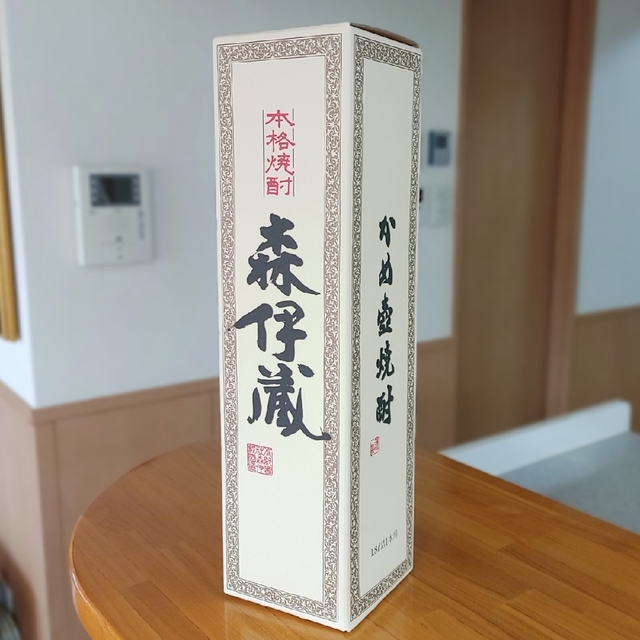 髙島屋(タカシマヤ)の森伊蔵 1.8L　かめ壺焼酎　森伊蔵 1800ml 食品/飲料/酒の酒(焼酎)の商品写真