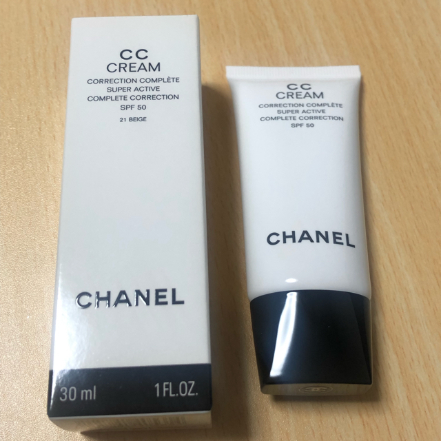 CHANEL(シャネル)のシャネル ccクリーム　N21 ベージュ　日焼け止め乳液 コスメ/美容のベースメイク/化粧品(CCクリーム)の商品写真