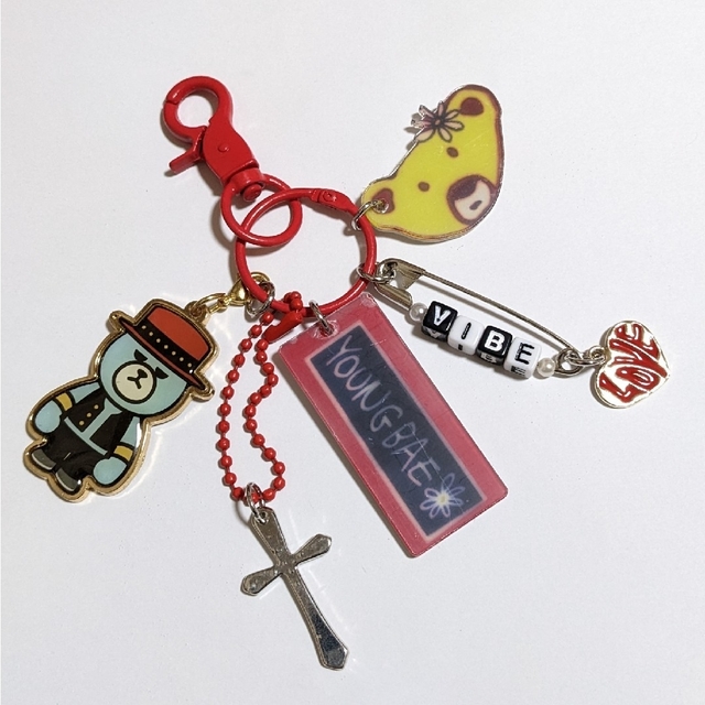 BIGBANG(ビッグバン)の♥BIGBANG ヨンベ ジャラジャラ キーホルダー♥TAEYANG VIBE エンタメ/ホビーのアニメグッズ(キーホルダー)の商品写真