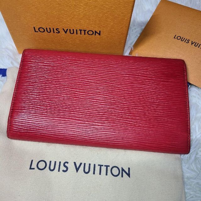ルイヴィトン LOUIS VUITTON エピ 赤 レッド 長財布 ボタン