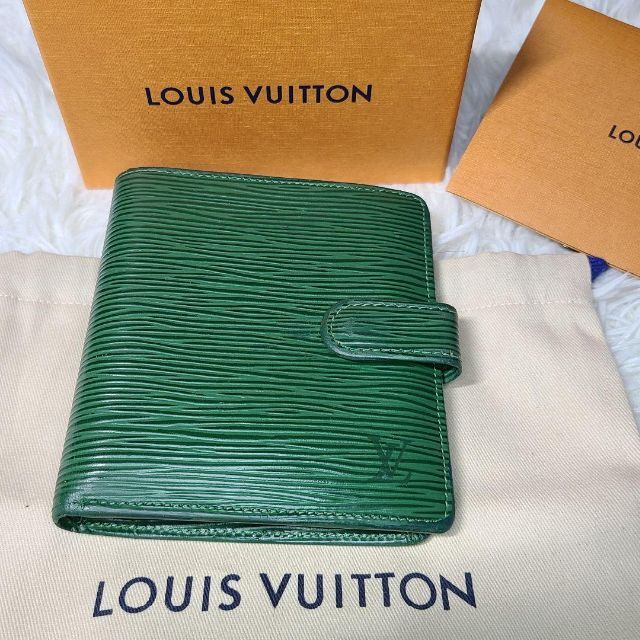 ルイヴィトン LOUIS VUITTON エピ 緑グリーン 二つ折り財布　ボタン