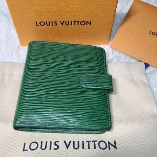 ルイヴィトン(LOUIS VUITTON)のルイヴィトン LOUIS VUITTON エピ 緑グリーン 二つ折り財布　ボタン(財布)