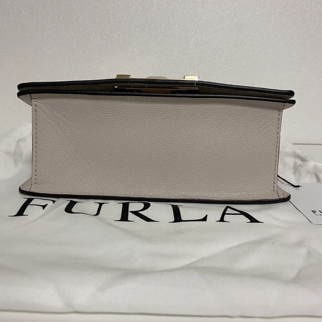 Furla(フルラ)の新品 FURLA フルラ チェーン ショルダーバッグ　人気カラー レディースのバッグ(ショルダーバッグ)の商品写真