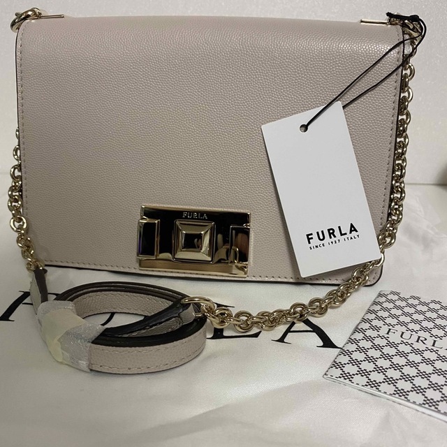 新品 FURLA フルラ チェーン ショルダーバッグ　人気カラー