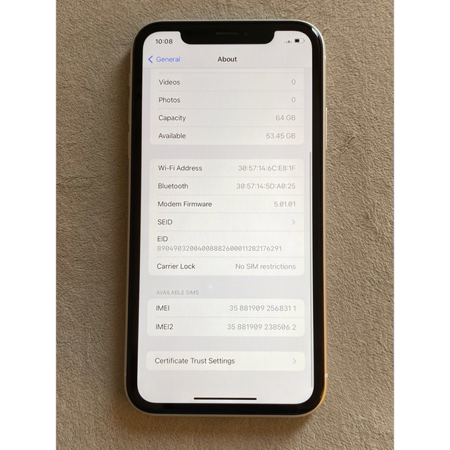 美品♡送料無料　 iPhone XR White 64 GB docomo