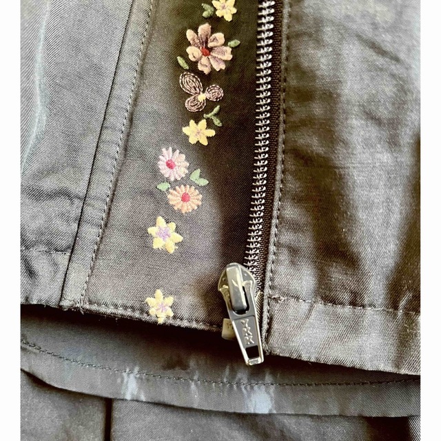 ANNA SUI mini(アナスイミニ)のANNASUI Mini 3way花刺繍ジャケット　100-110cm キッズ/ベビー/マタニティのキッズ服女の子用(90cm~)(ジャケット/上着)の商品写真