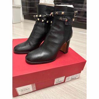 VALENTINO - Valentino Garavani ロックスタッズブーツ 35の通販 by