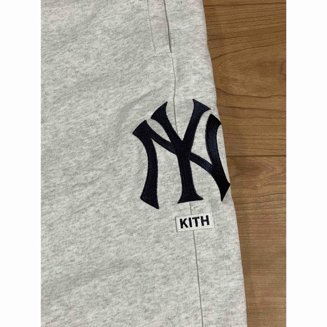 KITH x MLB NY Yankees Logo Sweatpants メンズのパンツ(その他)の商品写真