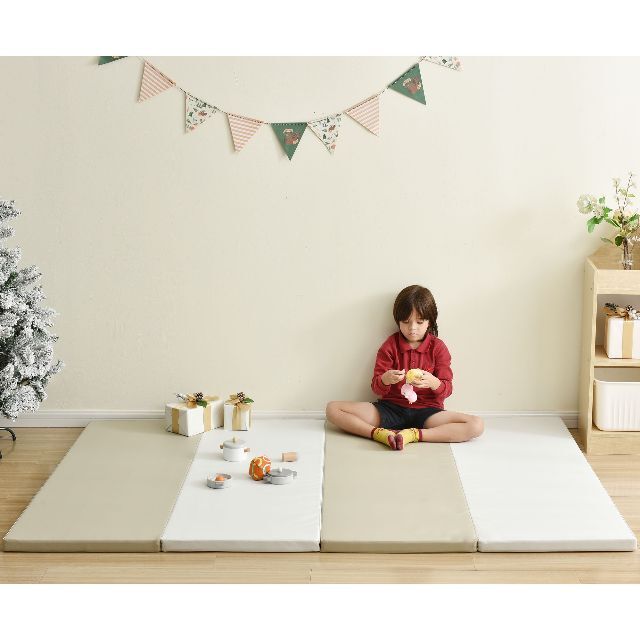 プレイマット 140*200cm 折りたたみ防音 フロアマット 4段防水 収納