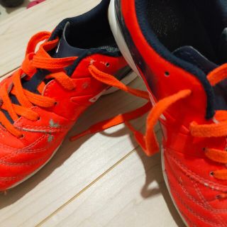 アンブロ(UMBRO)のUMBRO　フットサル　赤(シューズ)