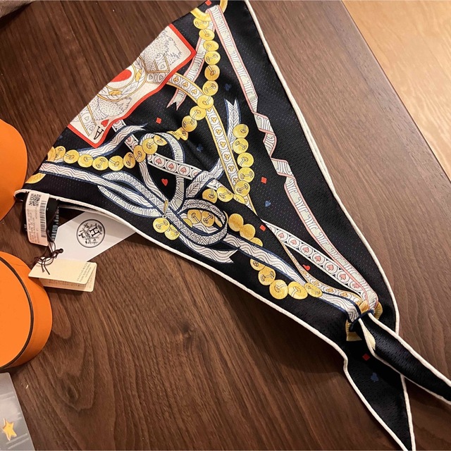 新品エルメス スカーフ Losange ハートのクイーン ストール バンダナ