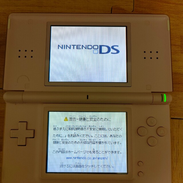 ニンテンドーDS(ニンテンドーDS)のDS Lite本体 エンタメ/ホビーのゲームソフト/ゲーム機本体(携帯用ゲーム機本体)の商品写真