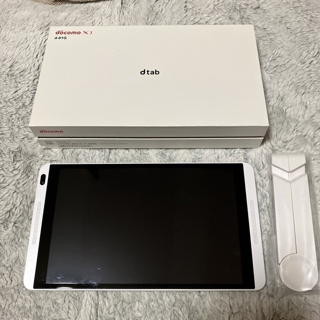 NTTdocomo(エヌティティドコモ)のドコモ タブレット 8インチ dtab d-01g 初期化済み　LTE スマホ/家電/カメラのPC/タブレット(タブレット)の商品写真