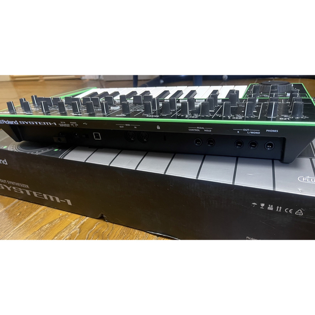 Roland AIRA SYSTEM-1 シンセサイザー Synthesizer