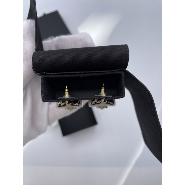 新作 希少 シャネル マトラッセデザイン ピアス CHANEL 超特価激安