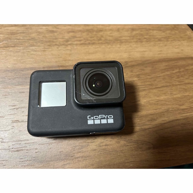 GoPro(ゴープロ)の土日限定価格！！GoProHERO7　SDカードあり（64GB）！！！ スマホ/家電/カメラのカメラ(コンパクトデジタルカメラ)の商品写真