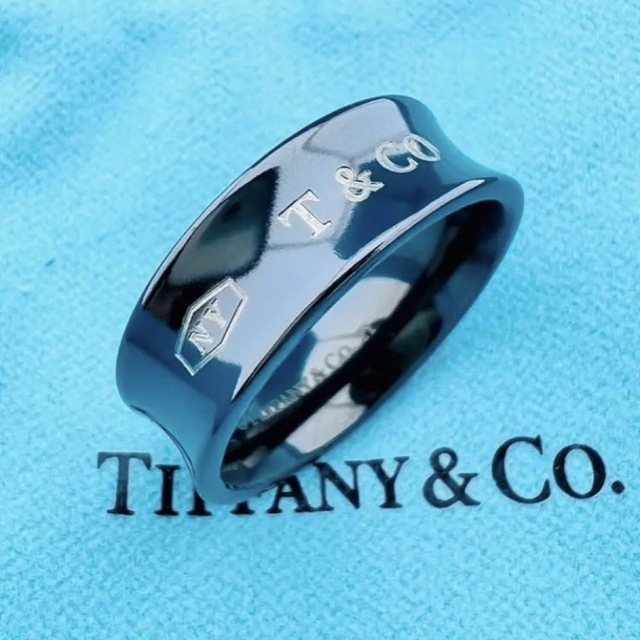 Tiffany & Co.(ティファニー)のティファニー ブラックチタン ワイド リング メンズのアクセサリー(リング(指輪))の商品写真