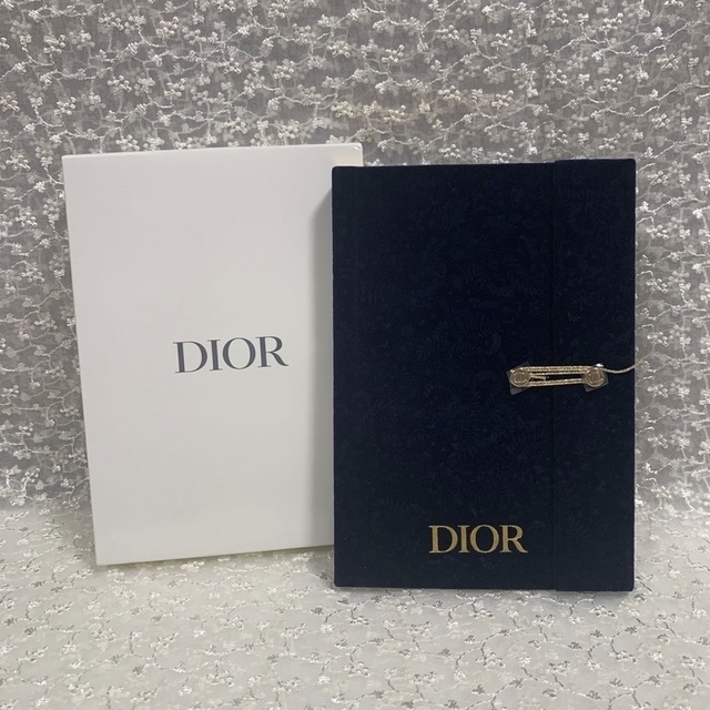 Christian Dior(クリスチャンディオール)のDIORノベルティノート（おまけ付き） エンタメ/ホビーのコレクション(ノベルティグッズ)の商品写真