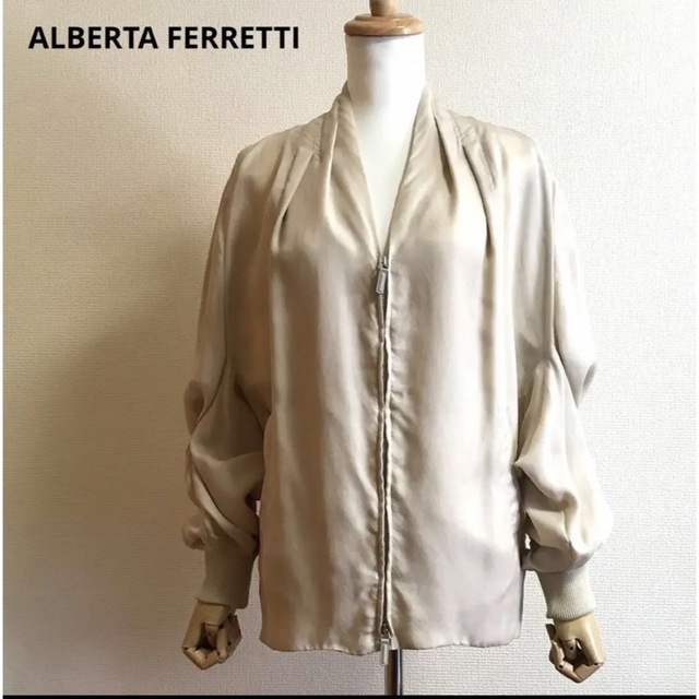 ALBERTA FERRETTI(アルベルタフェレッティ)のALBERTA FERRETTI 変形スリーブブルゾン レディースのジャケット/アウター(ブルゾン)の商品写真