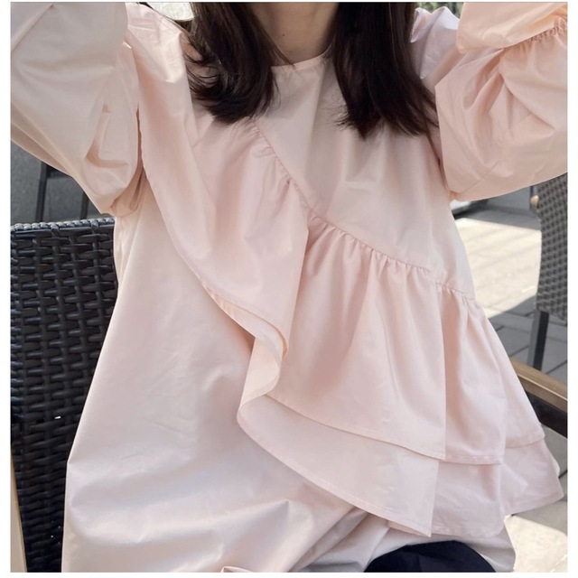 Adam et Rope'(アダムエロぺ)のclastellar ROUND FRILL BLOUSE ♡ レディースのトップス(シャツ/ブラウス(長袖/七分))の商品写真