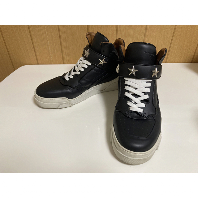 GIVENCHY(ジバンシィ)の値下げ交渉可GIVENCHY ジバンシー ハイカット 黒 スニーカー 40 25 メンズの靴/シューズ(スニーカー)の商品写真