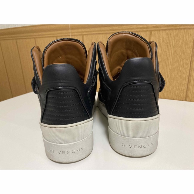 GIVENCHY(ジバンシィ)の値下げ交渉可GIVENCHY ジバンシー ハイカット 黒 スニーカー 40 25 メンズの靴/シューズ(スニーカー)の商品写真