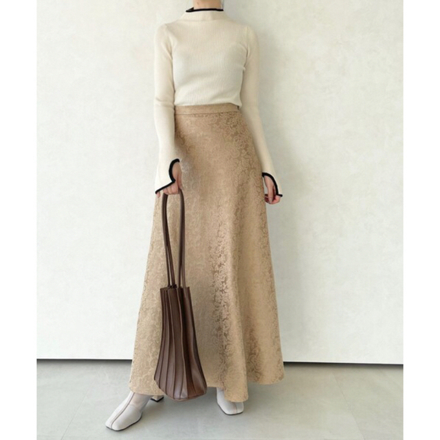 Lochie(ロキエ)のneuna gold skirt🥀 レディースのスカート(ロングスカート)の商品写真