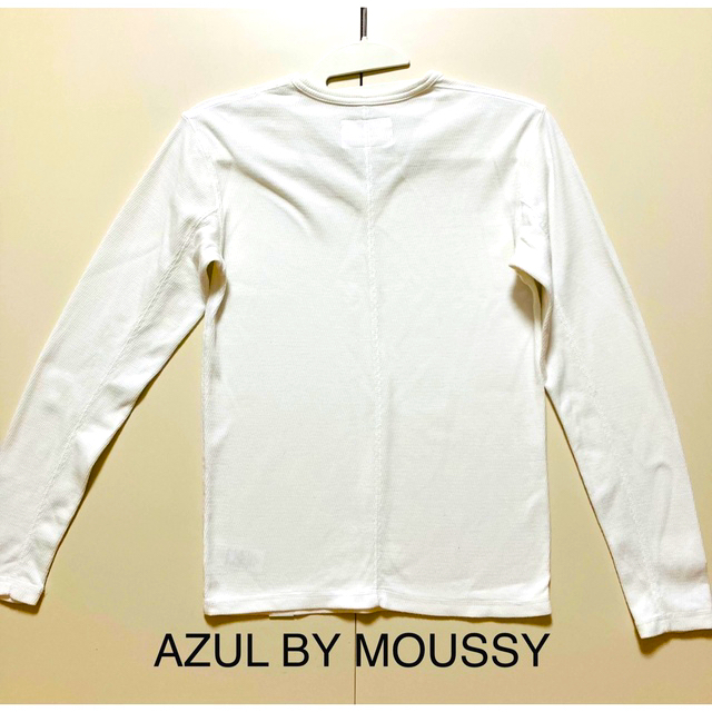 AZUL by moussy(アズールバイマウジー)のAZUL BY MOUSSY 長袖Tシャツ　白　Vネック メンズのトップス(Tシャツ/カットソー(七分/長袖))の商品写真