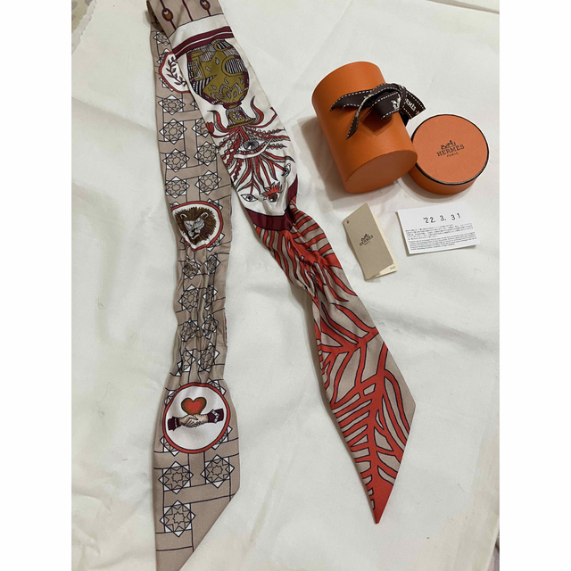 HERMES ☆2022☆エルメス ツイリー 《アマゾンのダンス》 憧れ 7130円