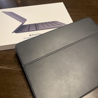 アップル(Apple)のiPad スマートキーボードフォリオ（2018年モデル）(iPadケース)