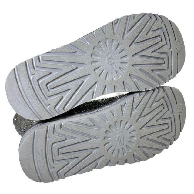 UGG(アグ)の激レア♪✅UGG アグ　シルバーラメ　クラシックムートンブーツ　24cm レディースの靴/シューズ(ブーツ)の商品写真