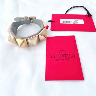 ヴァレンティノ(VALENTINO)のヴァレンティノ VALENTINO ロックスタッズ　ブレスレット　バングル(ブレスレット/バングル)