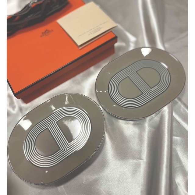 入手困難 エルメス HERMES ミニラリー24 オーバルプレート レッド2枚