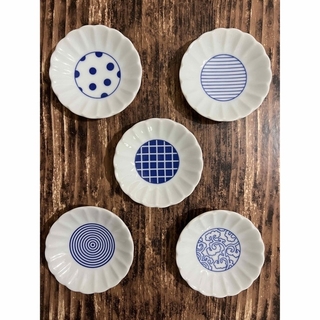 花型和柄小皿カラクサ5枚 青×白 10cm 和食器 醤油皿 美濃焼 オシャレ(食器)