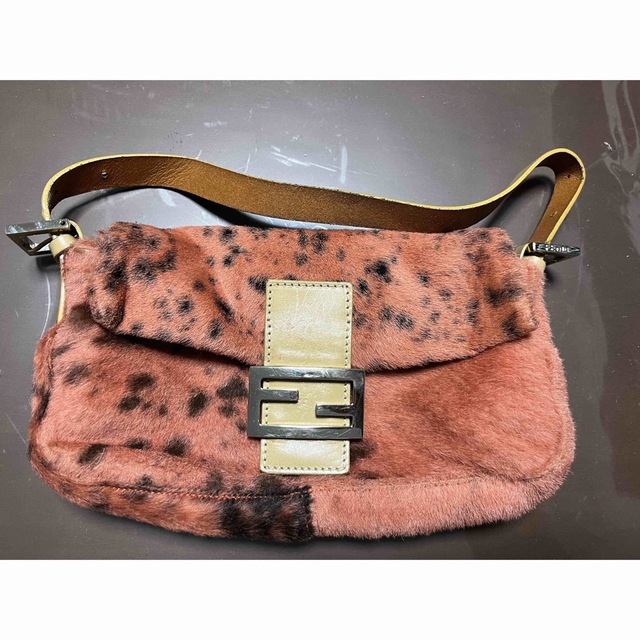 予約】 ファー マンマバケット FENDI - FENDI ピンク レア ブチ柄