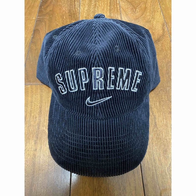 Supreme(シュプリーム)のSupreme Nike Arc Corduroy 6-Panel キャップ メンズの帽子(キャップ)の商品写真