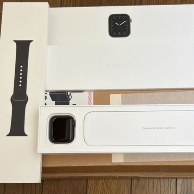 Apple Watch(アップルウォッチ)のまき様専用☆Apple Watch Series 5 - 40mm スマホ/家電/カメラのスマートフォン/携帯電話(その他)の商品写真