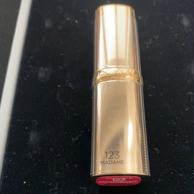 L'Oreal Paris(ロレアルパリ)の★新品★未使用★未開封★ ロレアルパリカラーリッシュルルージュN 123 コスメ/美容のベースメイク/化粧品(口紅)の商品写真