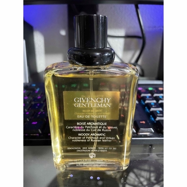 GIVENCHY(ジバンシィ)のGIVENCHY ジバンシー　ジェントルマン  EDT SP 100ml 香水 コスメ/美容の香水(香水(男性用))の商品写真