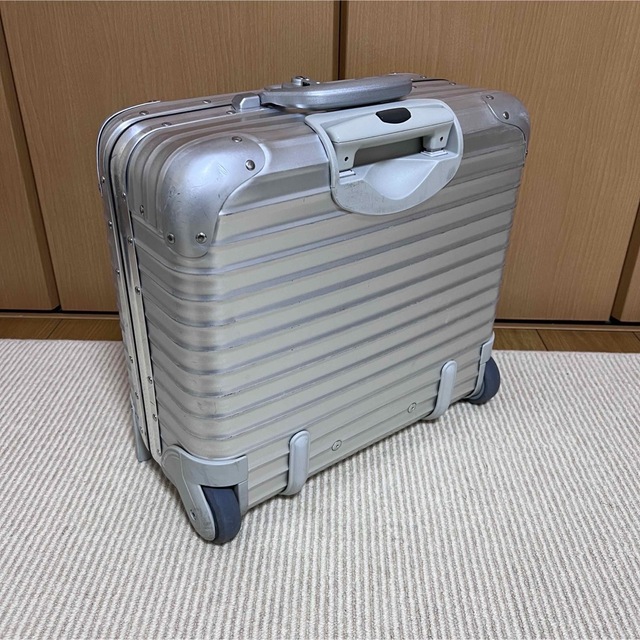 RIMOWA - 廃版希少☆人気☆黒ロゴ☆リモワ ルフトハンザ ビジネス