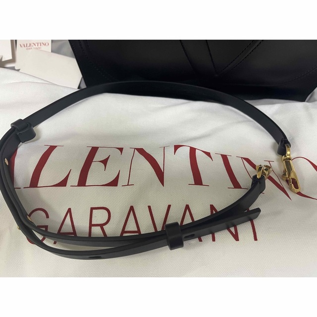 VALENTINO(ヴァレンティノ)のVLTN トートバッグ レディースのバッグ(トートバッグ)の商品写真