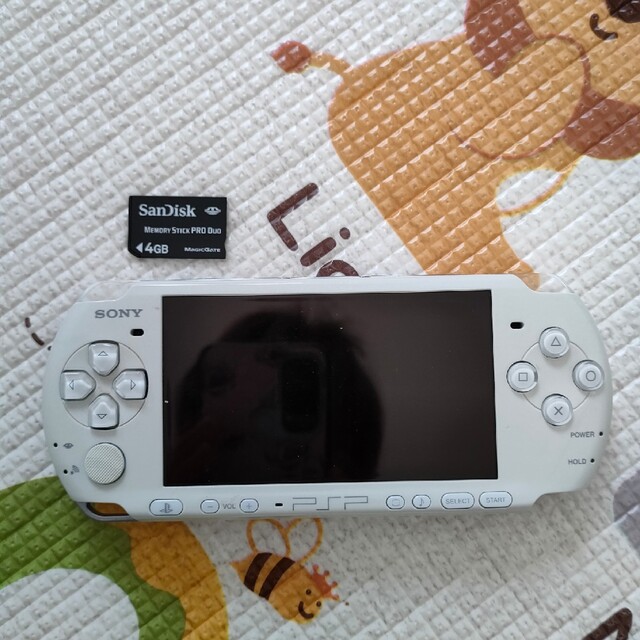 PlayStation Portable(プレイステーションポータブル)のPSP 3000本体 ジャンク品 エンタメ/ホビーのゲームソフト/ゲーム機本体(携帯用ゲーム機本体)の商品写真